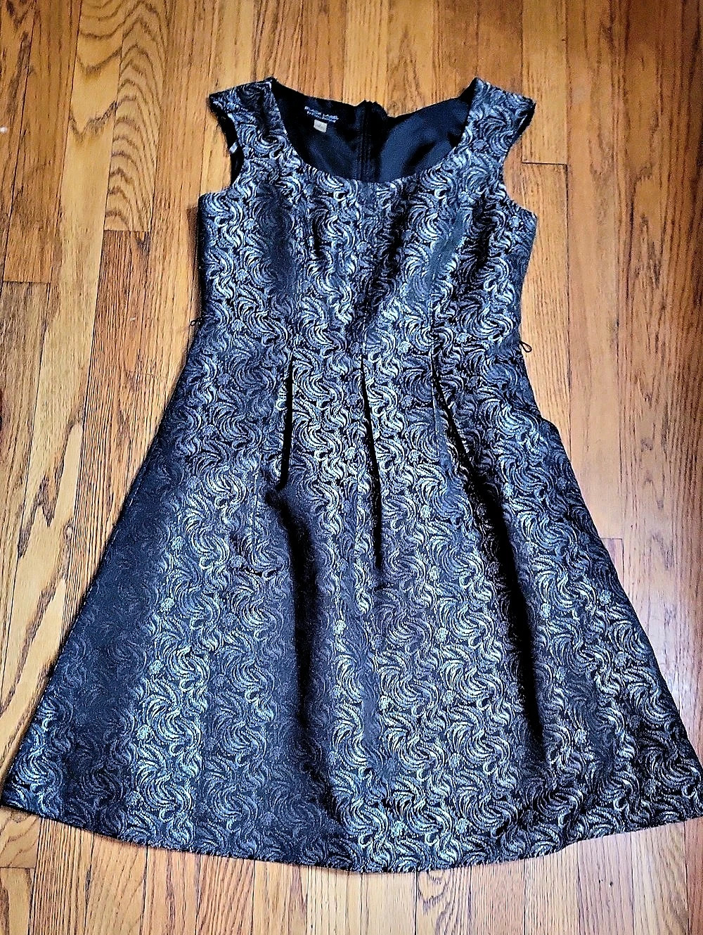 Black Label by Evan-Picone Paisley A-Line Dress in Black & Silver Size 4
